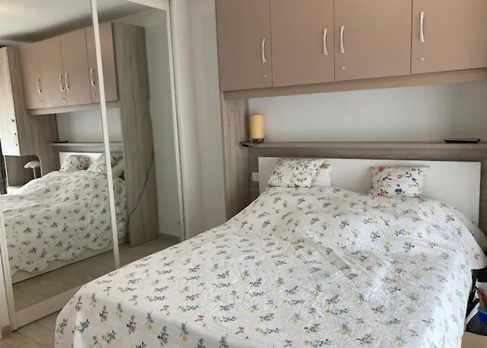 T2 Climatise Au Lavandou, Proche - Fr-1-308-199 *