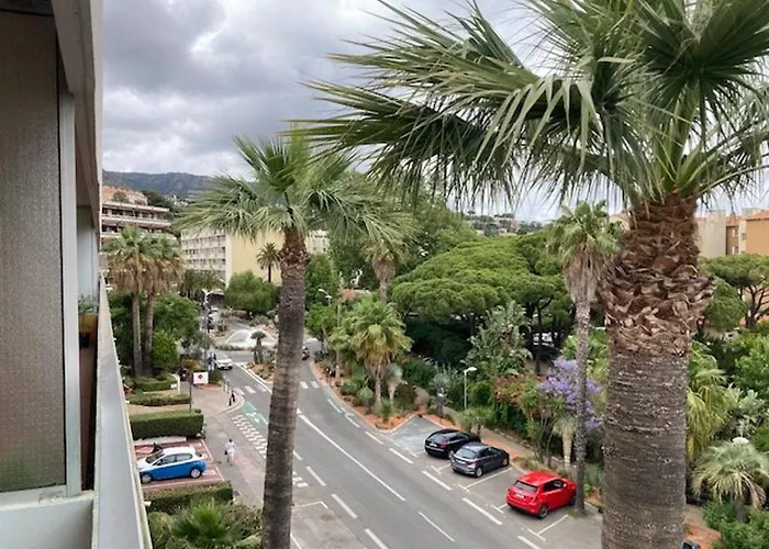 Apartman T2 Climatise Au Lavandou, Proche - Fr-1-308-199 *