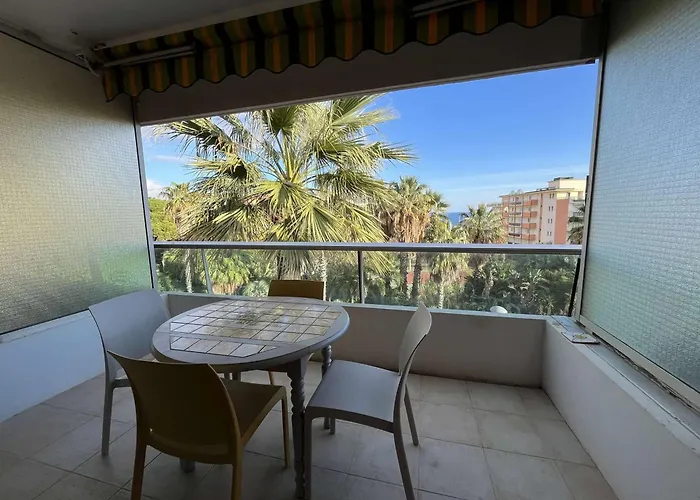 Apartman T2 Climatise Au Lavandou, Proche - Fr-1-308-199 Le Lavandou